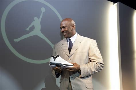 hoeveel verdient michael jordan aan nike|michael jordan nike net worth.